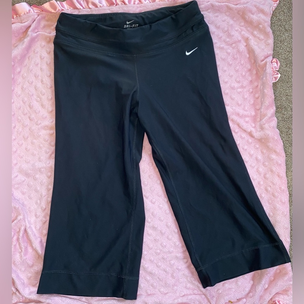 Women’s Nike Small athletic capris